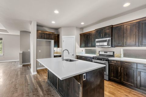 Tiny photo for 51852 Hollinshead Place, La Pine, OR 97739 (MLS # 220220782)