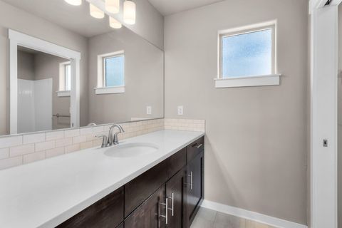 Tiny photo for 51852 Hollinshead Place, La Pine, OR 97739 (MLS # 220220782)