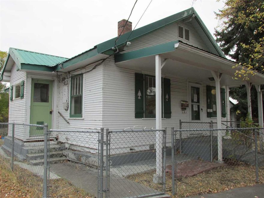 ** This Property Is Sale Pending Subject To Receiving All Signatures. I Am Waiting For Signatures Then I Can Place It Sale Pending In The Mls** Very Cute Home! This 2 Bedroom 2 Bath Home Has 870 Sq. Ft. Plus A Daylight Basement With 816 Sq. Ft. It Has A Fenced Yard And A Detached Garage. Hardwood Floors In Living Room. There Is A Dining Area Off The Kitchen. This Is A Fannie Mae Homepath Property.This Is A Fannie Mae Property. Seller Has Requested That All Offers Are Made Directly On Homepath.Com Web Site. Only Realtors Can Submit Offers. All Information Contained In This Mls Data Sheet Was Gathered From Public Sources. The Buyer Is To Be Solely Responsible For Determining The Accuracy Before Relying On This Information.