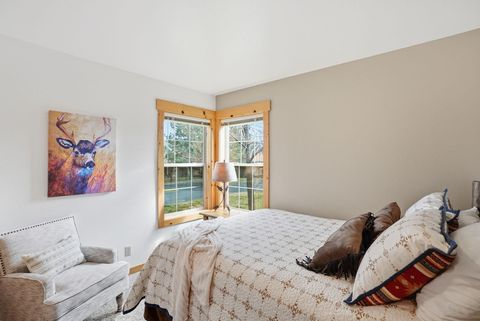 Tiny photo for 8831 Cliff Swallow Drive, Redmond, OR 97756 (MLS # 220217795)