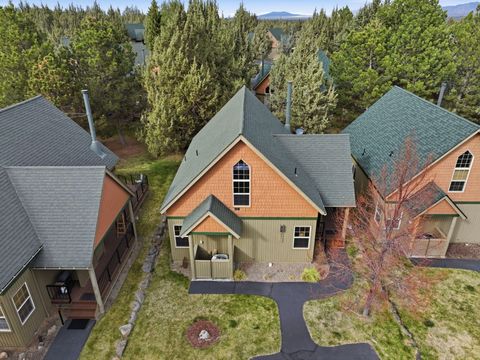 Photo of 8831 Cliff Swallow Drive, Redmond, OR 97756 (MLS # 220217795)