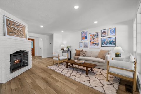 Tiny photo for 19628 Poplar Street, Bend, OR 97702 (MLS # 220217517)