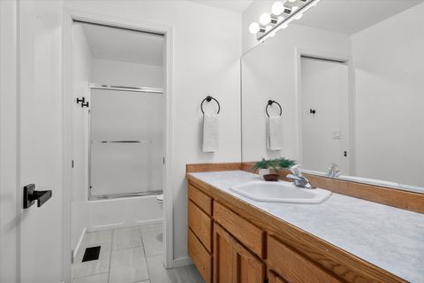 Tiny photo for 19628 Poplar Street, Bend, OR 97702 (MLS # 220217517)