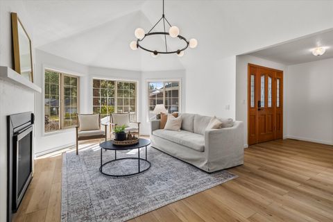 Tiny photo for 19628 Poplar Street, Bend, OR 97702 (MLS # 220217517)