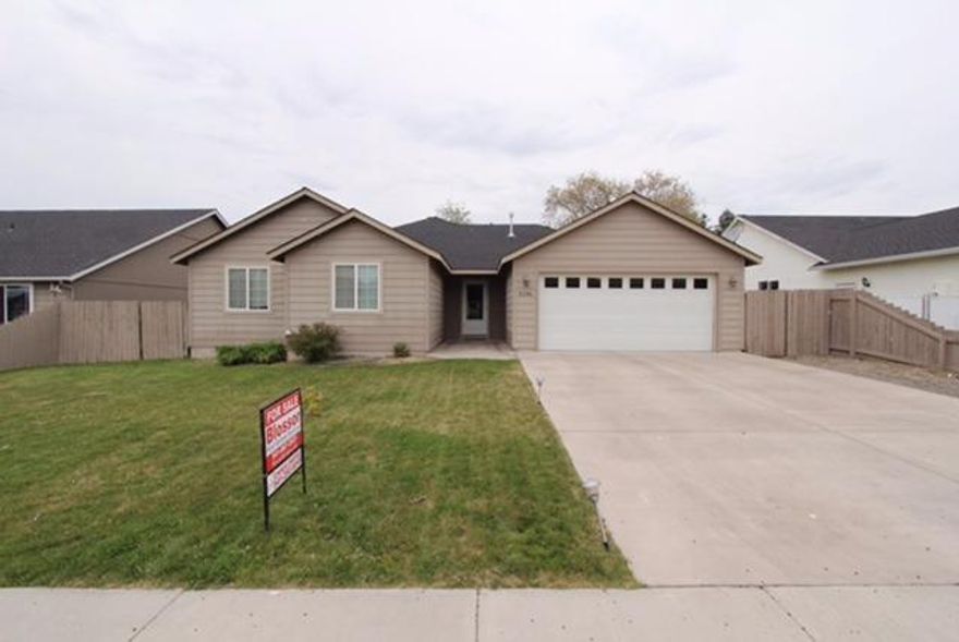 Beautiful, One Owner Home Located In The Pleasant Vista Neighborhood, Right Next To Moyina Heights. This Is A Wonderful Move In Ready Home Close To Shasta Elementary School.
