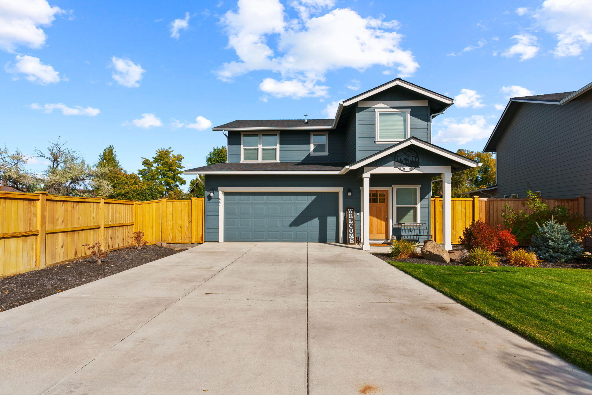 1667 SW Black Butte Court