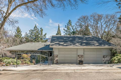 Photo of 580 Weller Lane, Ashland, OR 97520 (MLS # 220217461)