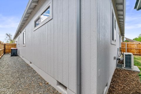 Tiny photo for 723 Dahl Place, Medford, OR 97501 (MLS # 220222818)