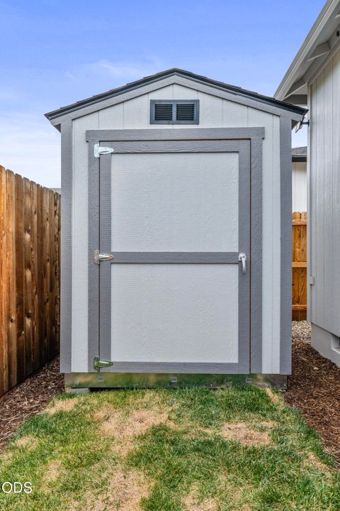 Tiny photo for 723 Dahl Place, Medford, OR 97501 (MLS # 220222818)