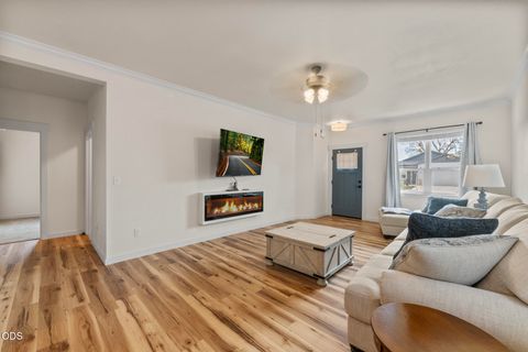 Tiny photo for 723 Dahl Place, Medford, OR 97501 (MLS # 220222818)