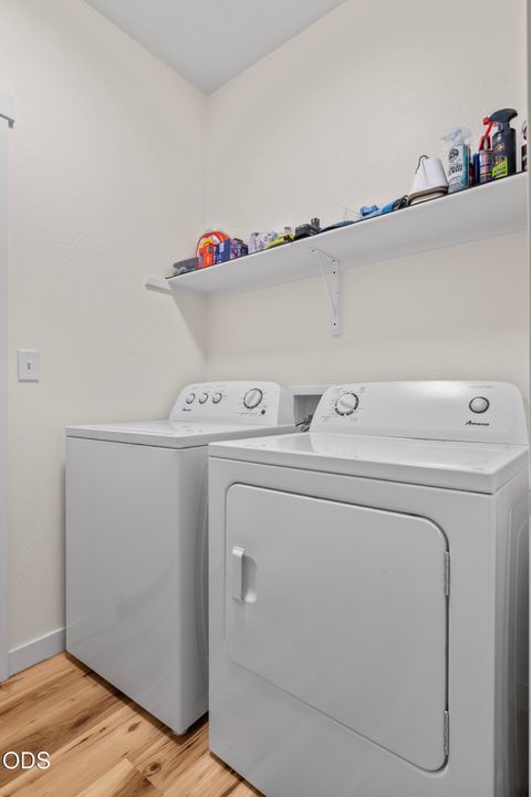Tiny photo for 723 Dahl Place, Medford, OR 97501 (MLS # 220222818)