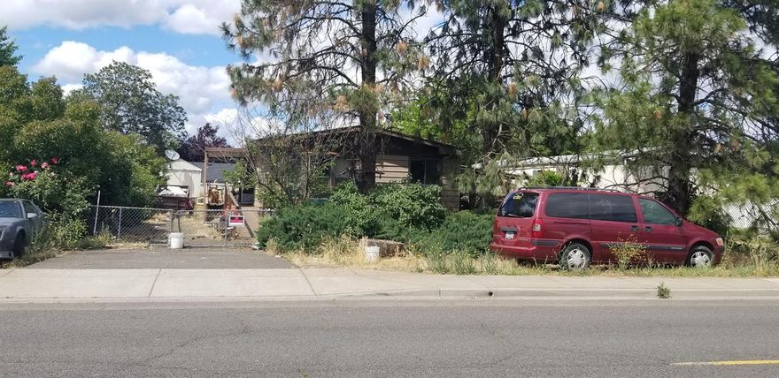 Double wide manufactured home on nice sized lot. Close to shopping. Home has deferred Maintenance priced accordingly.