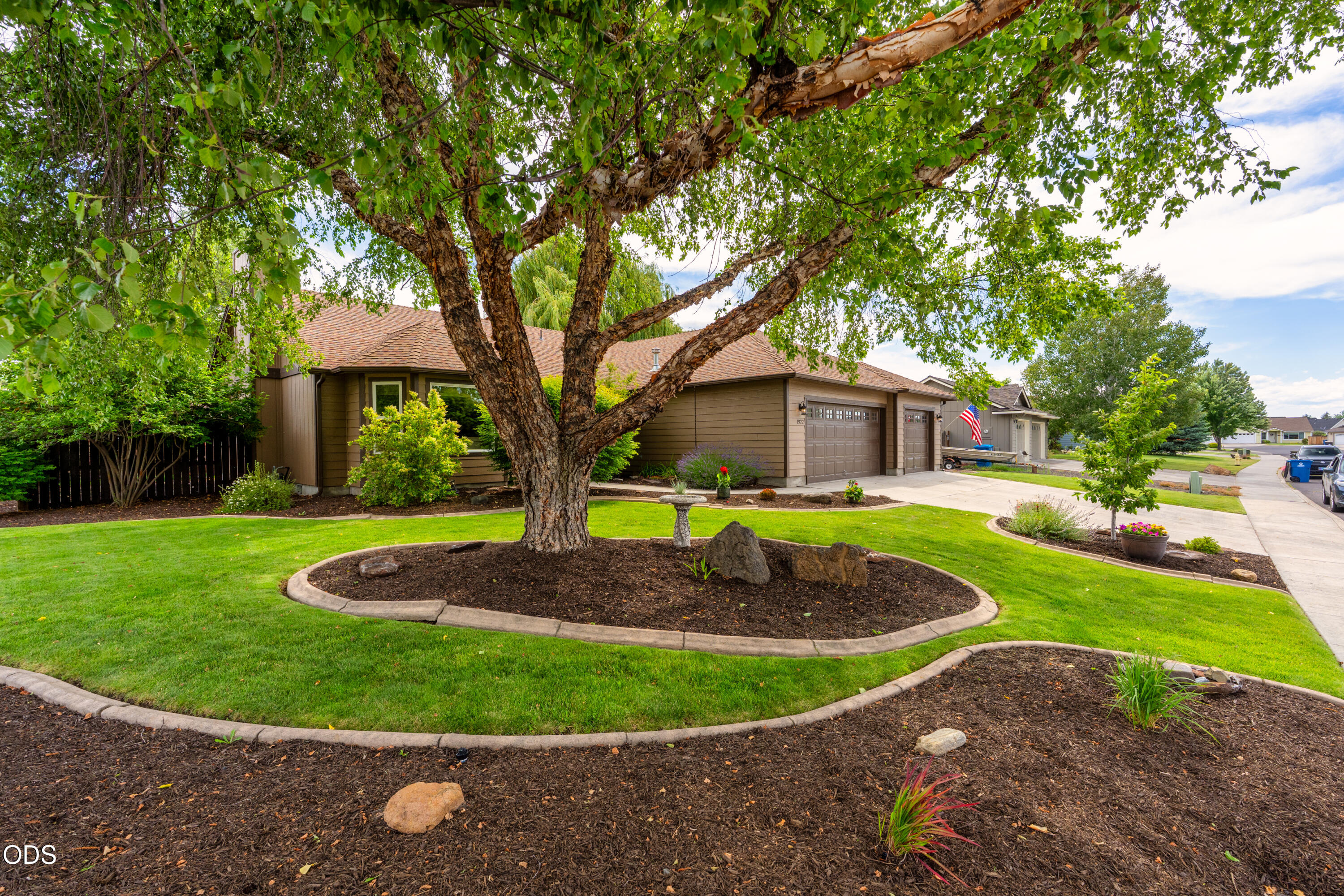 1922 NW Wildflower Place