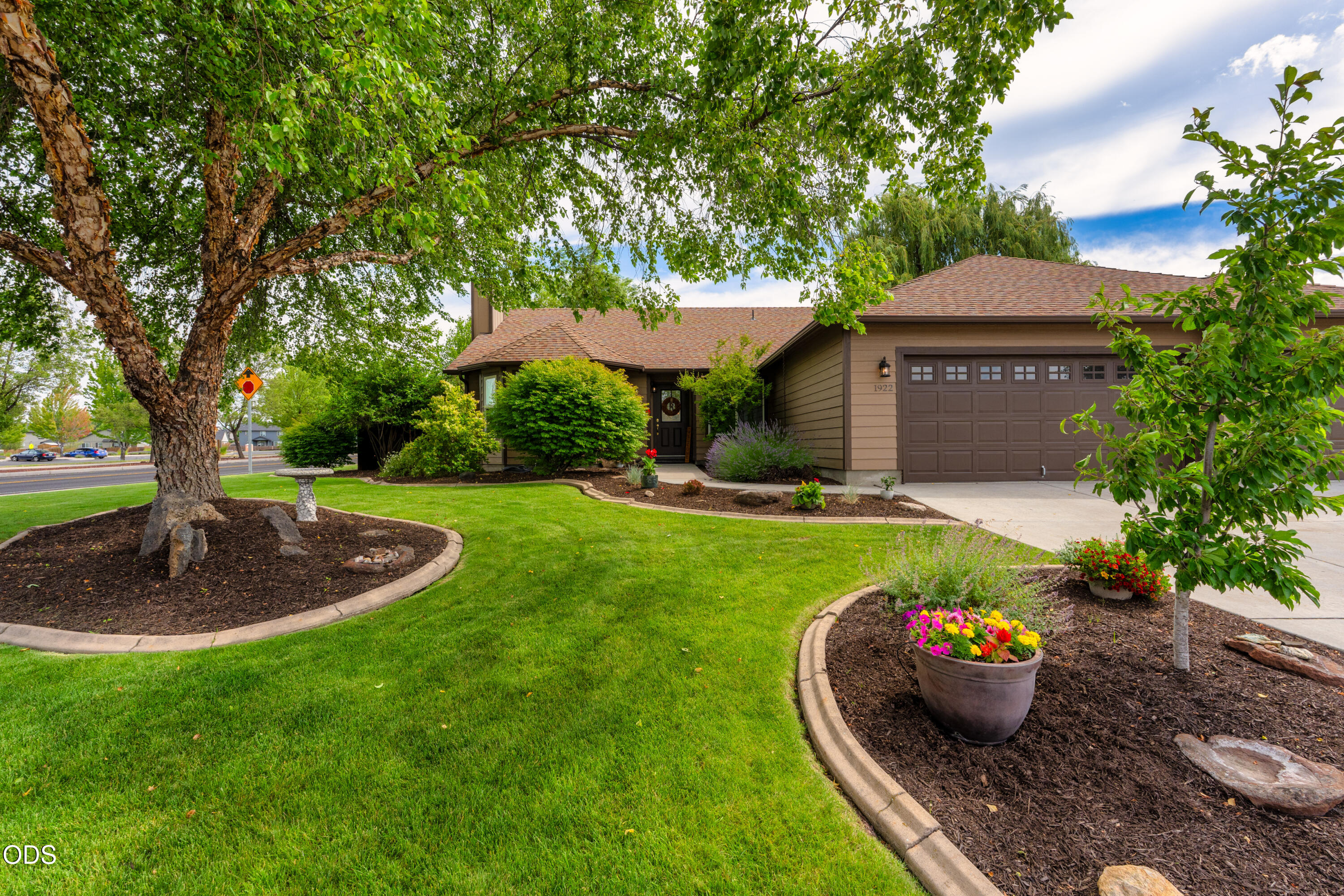 1922 NW Wildflower Place