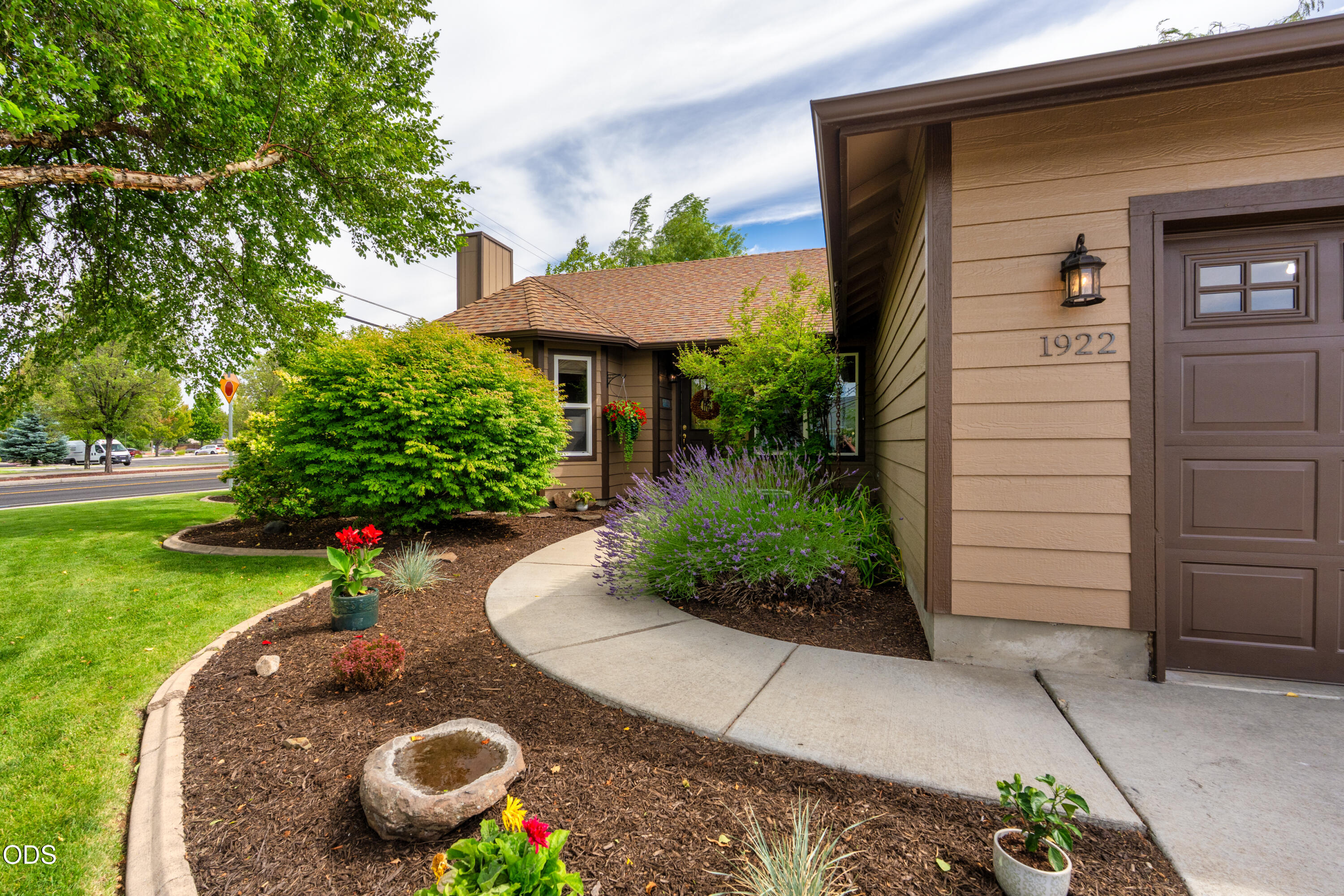 1922 NW Wildflower Place