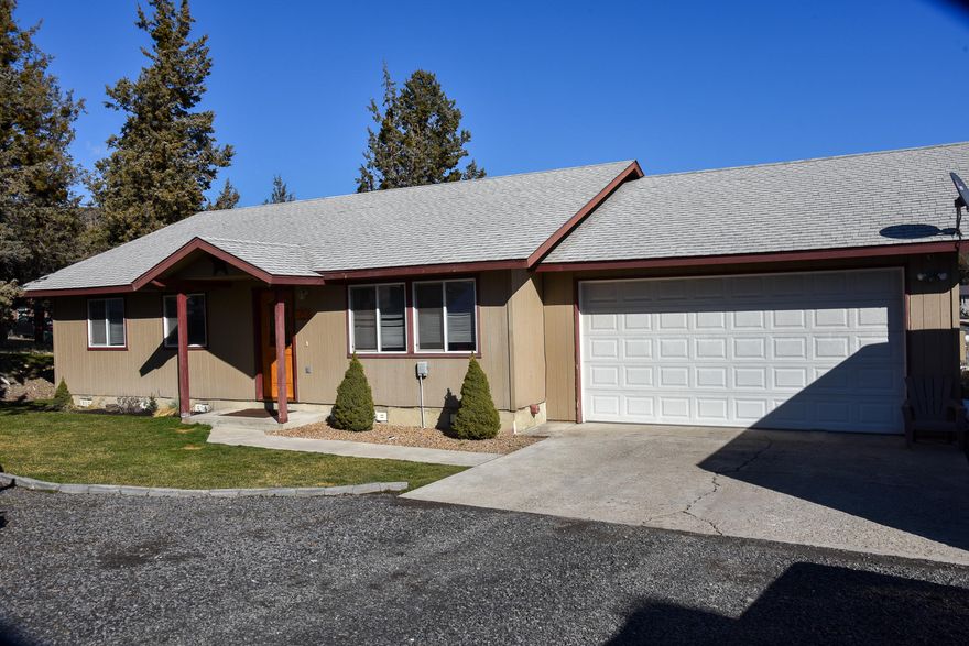 Well maintained 3 bedroom and 2 bath home located in Ochoco West. Open Floor plan with vaulted
ceilings and a great kitchen for entertaining. Large lot with a fantasic yard, attached double car garage,
space to store your RV/Boat. Ochoco West offers 1,388 acres for the Owners and their guests to bike,
hike, ride ATVs, swimming pool and catch fish in the Joseph Fischer Reservoir. Owners can enjoy the
clubhouse for their parties/meetings. Gun Range ,RV storage and Horse Stables, board your horses for
a small fee when space is available.