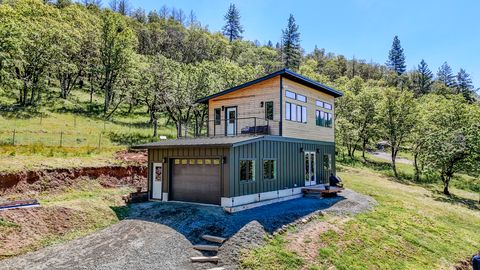 Photo of 1545 Hwy 238, Jacksonville, OR 97530 (MLS # 220219770)