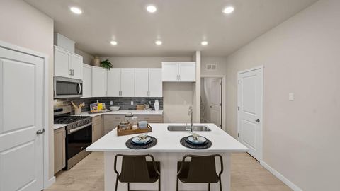 Tiny photo for 21704 SE Stromboli Lane, Bend, OR 97702 (MLS # 220211633)