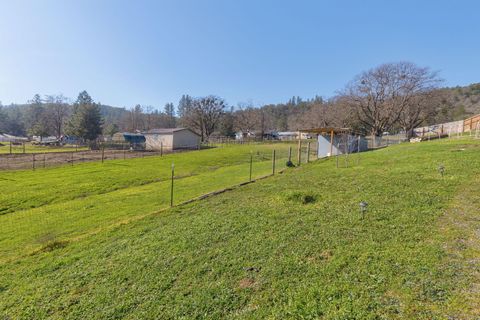Tiny photo for 621 Sardine Creek Road, Gold Hill, OR 97525 (MLS # 220214999)