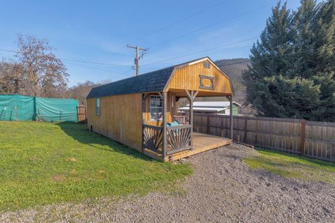 Tiny photo for 621 Sardine Creek Road, Gold Hill, OR 97525 (MLS # 220214999)
