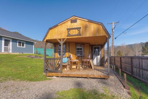 Tiny photo for 621 Sardine Creek Road, Gold Hill, OR 97525 (MLS # 220214999)