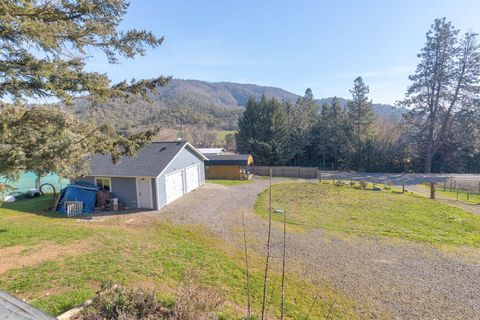 Tiny photo for 621 Sardine Creek Road, Gold Hill, OR 97525 (MLS # 220214999)