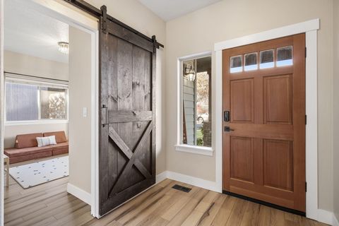 Tiny photo for 2834 SW Indian Place, Redmond, OR 97756 (MLS # 220212231)