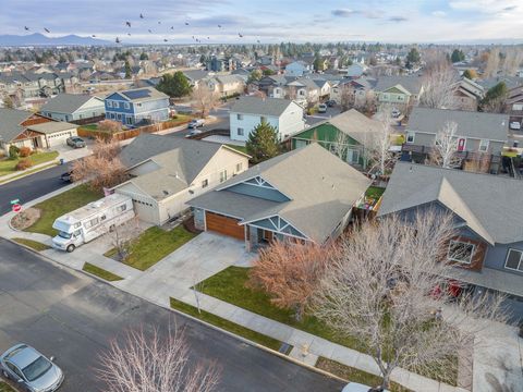 Tiny photo for 2834 SW Indian Place, Redmond, OR 97756 (MLS # 220212231)