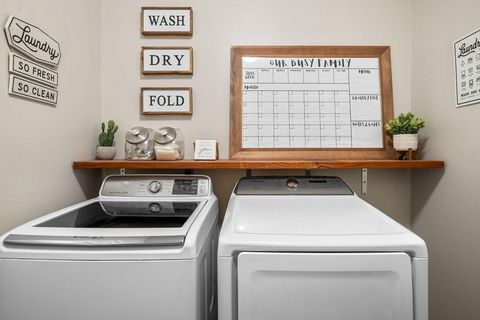 Tiny photo for 2834 SW Indian Place, Redmond, OR 97756 (MLS # 220212231)