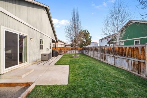 Tiny photo for 2834 SW Indian Place, Redmond, OR 97756 (MLS # 220212231)