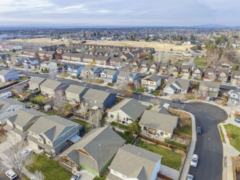 Tiny photo for 2834 SW Indian Place, Redmond, OR 97756 (MLS # 220212231)