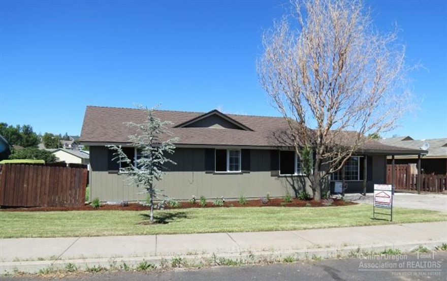 1408 SF single level 3 bedroom, 2 bath home with large family room, separate utility, is vacant and ready to move into. New paint, flooring, appliances, landscaping, roof, large .19 acre lot is very deep with a huge back yard, This home is ready to go!