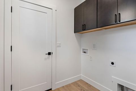 Tiny photo for 1027 W Linda Avenue #Lot 37, Sisters, OR 97759 (MLS # 220213841)