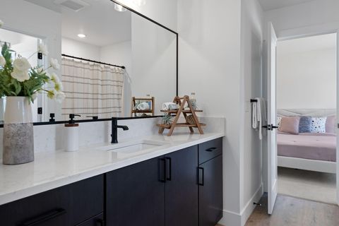 Tiny photo for 1027 W Linda Avenue #Lot 37, Sisters, OR 97759 (MLS # 220213841)