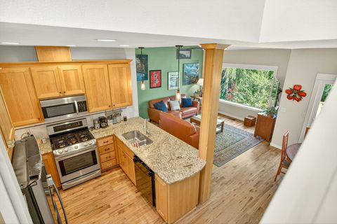 Tiny photo for 169 Wagner Butte Avenue, Talent, OR 97540 (MLS # 220210898)