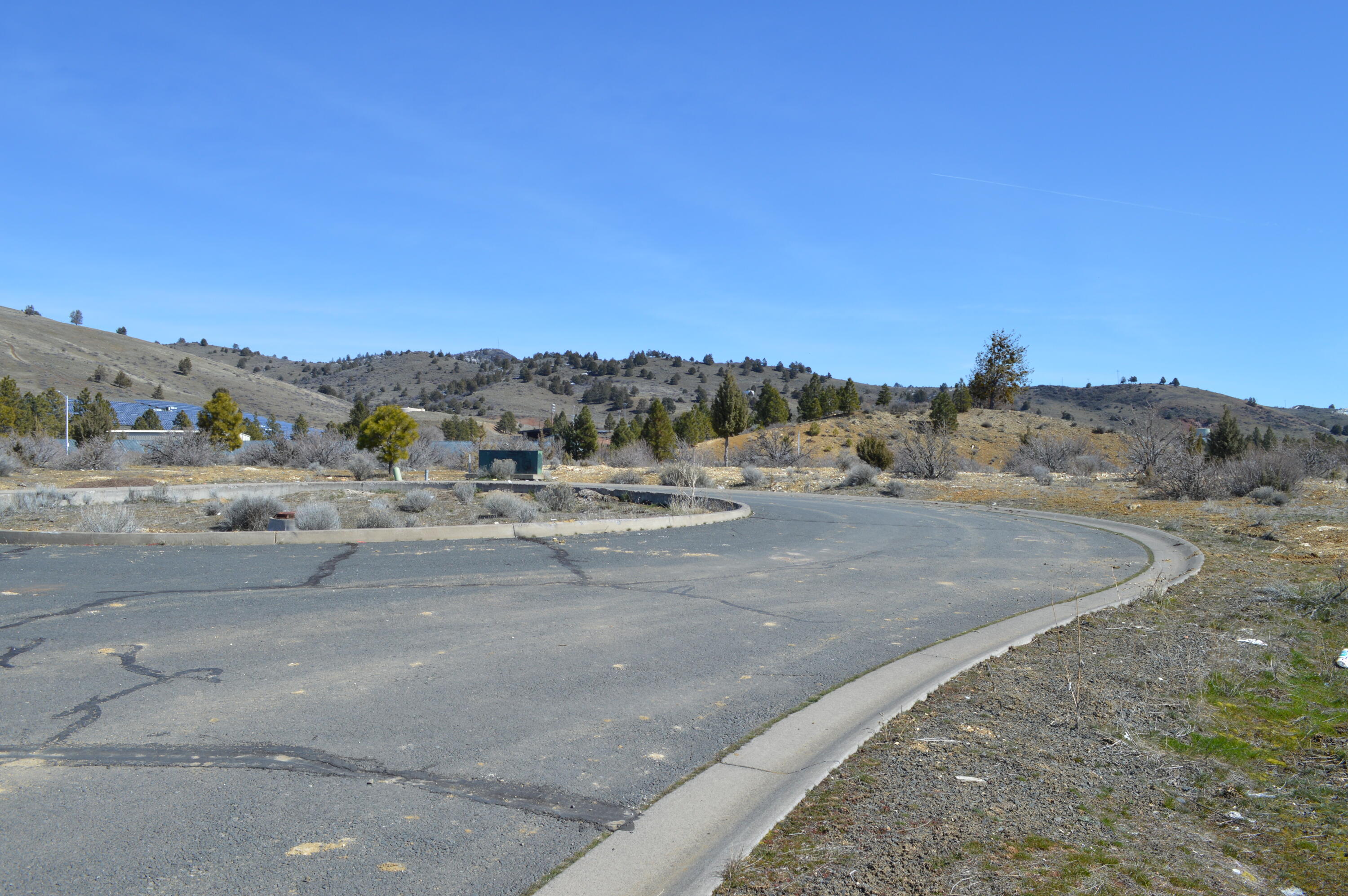 Klamath Falls -College Industrial Park - Commercial Sale