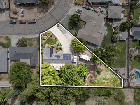 Tiny photo for 95 Donna Way, Central Point, OR 97502 (MLS # 220227293)