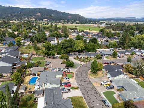 Tiny photo for 95 Donna Way, Central Point, OR 97502 (MLS # 220227293)
