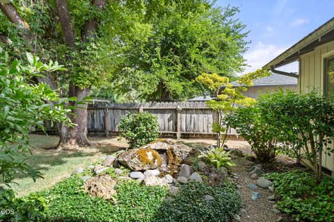 Tiny photo for 95 Donna Way, Central Point, OR 97502 (MLS # 220227293)