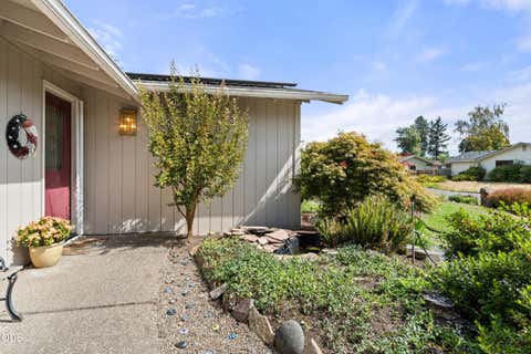 Tiny photo for 95 Donna Way, Central Point, OR 97502 (MLS # 220227293)