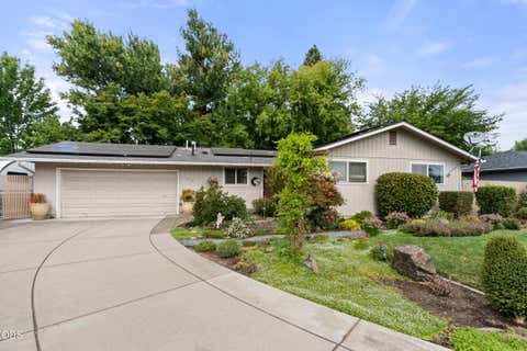 Tiny photo for 95 Donna Way, Central Point, OR 97502 (MLS # 220227293)