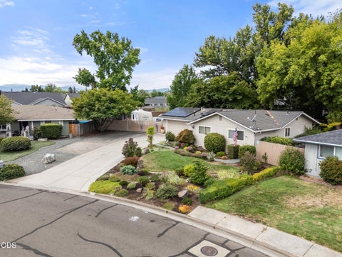 Tiny photo for 95 Donna Way, Central Point, OR 97502 (MLS # 220227293)