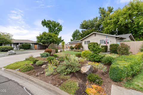 Tiny photo for 95 Donna Way, Central Point, OR 97502 (MLS # 220227293)
