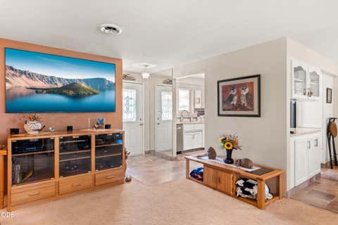 Tiny photo for 95 Donna Way, Central Point, OR 97502 (MLS # 220227293)