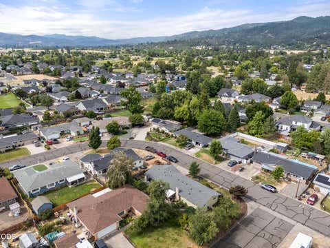 Tiny photo for 95 Donna Way, Central Point, OR 97502 (MLS # 220227293)