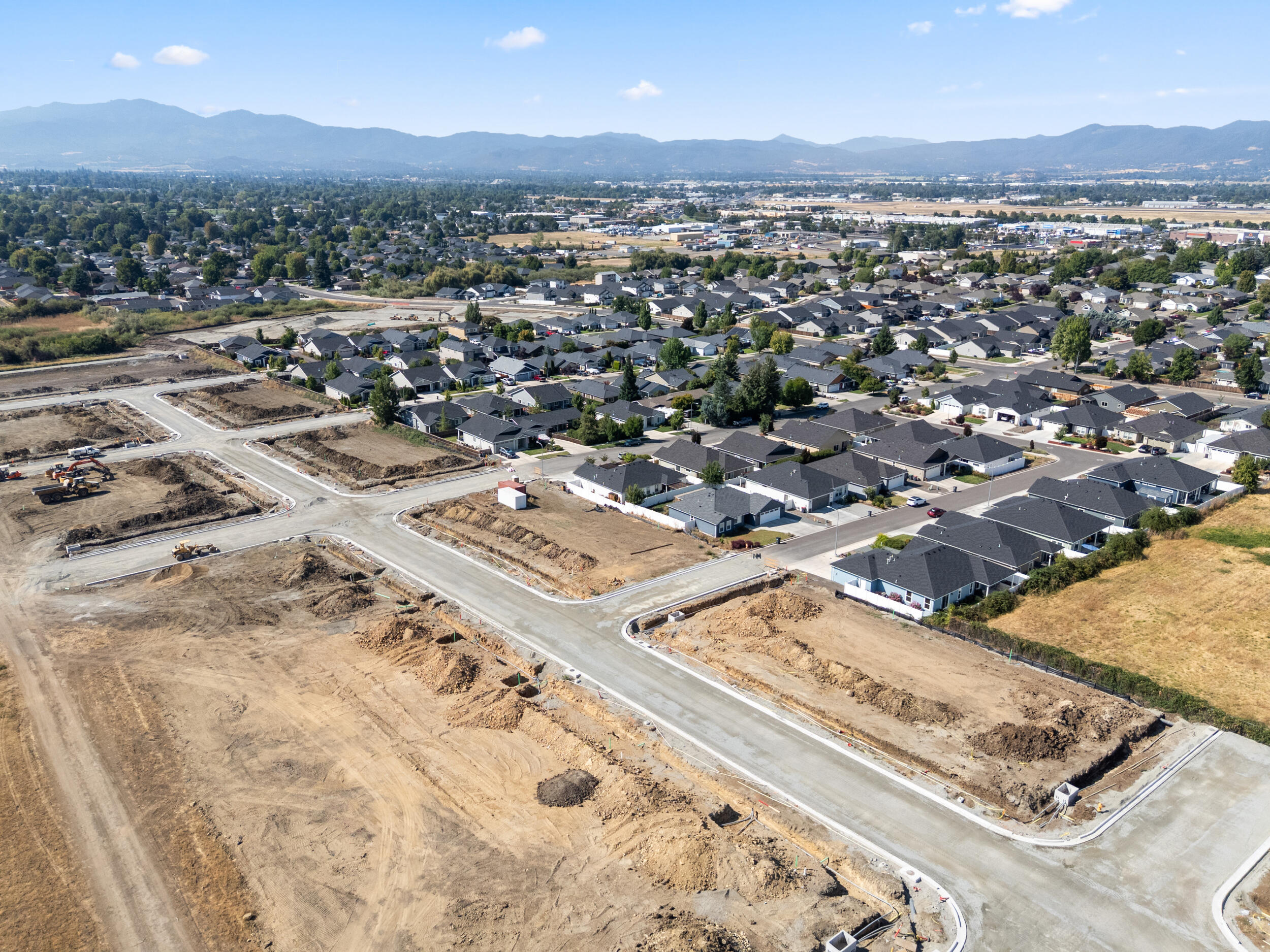Heights At Hondeleau - Residential