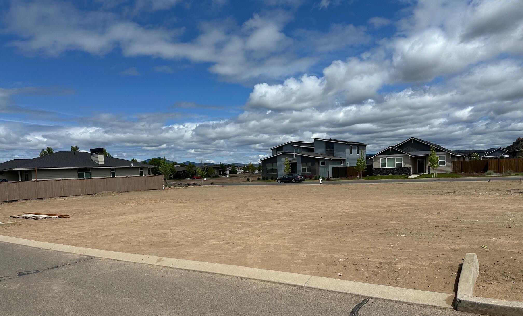 1480 NE Perspective Drive