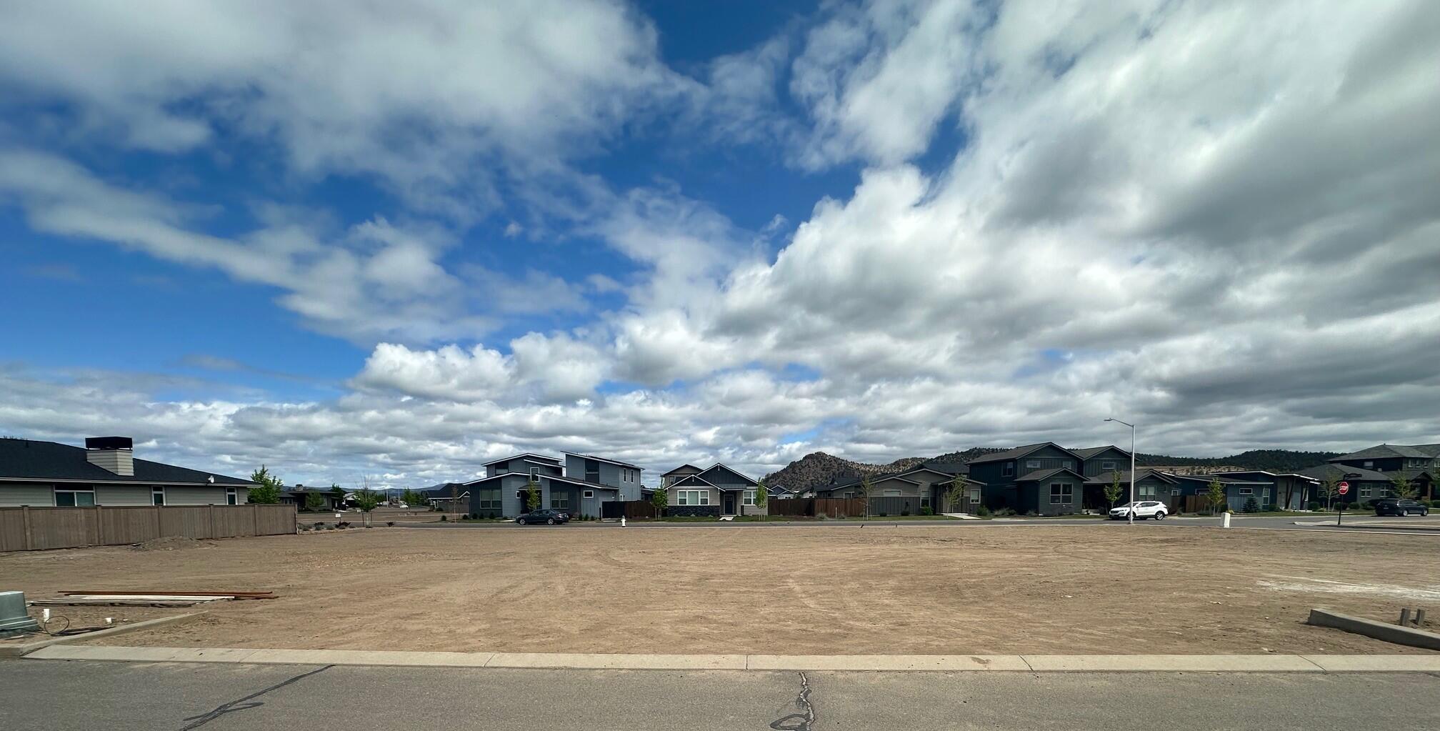 1480 NE Perspective Drive
