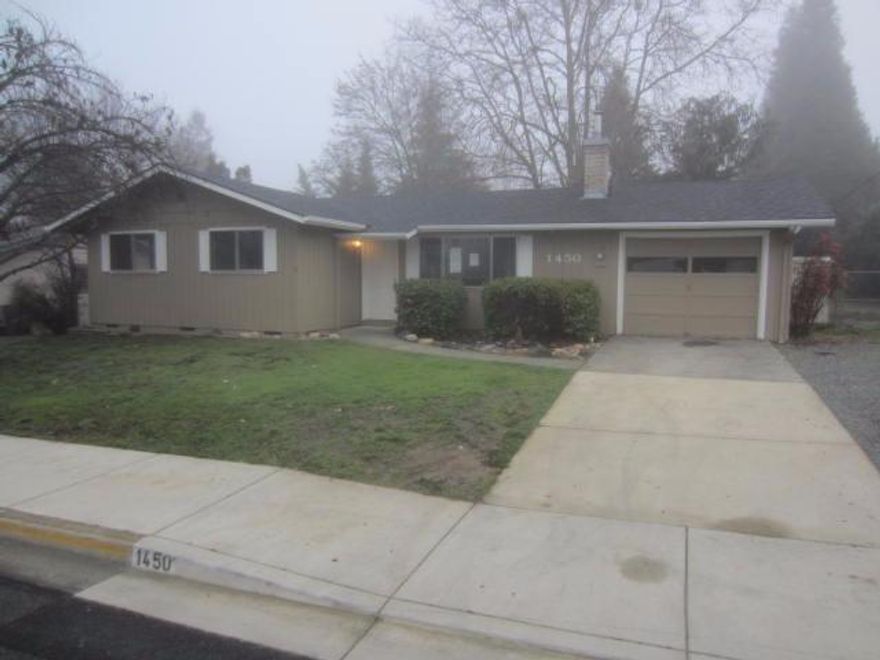 This is a Fannie Mae Homepath property. Cute home in NE Grants Pass. Has spacious living area with cozy fireplace. Nice Kitchen. Dining area has slider door to covered back patio. Fenced in back yard.