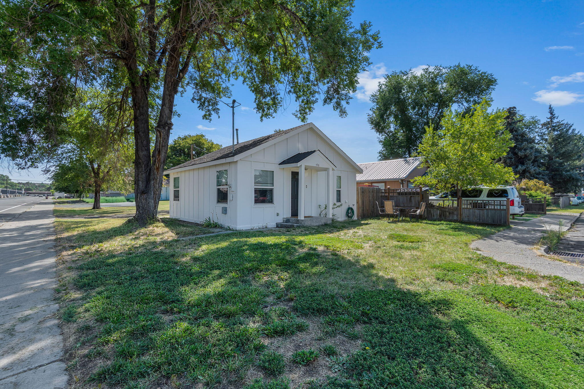 496 NW 9th Street
